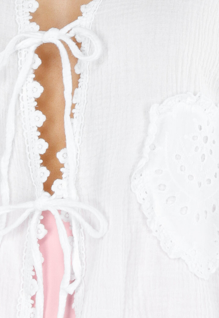 Witte Blouse met Koordsluitingen en Hartvormige Zakken