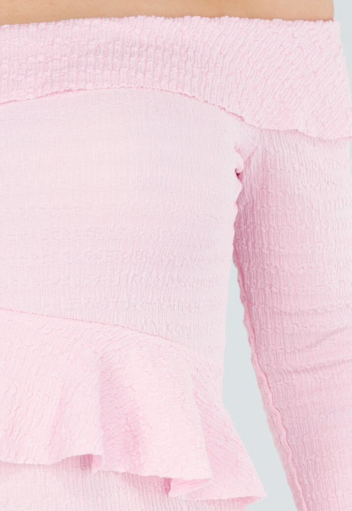 Lichtroze Off-Shoulder Jurk Met Volants en Lange Mouwen