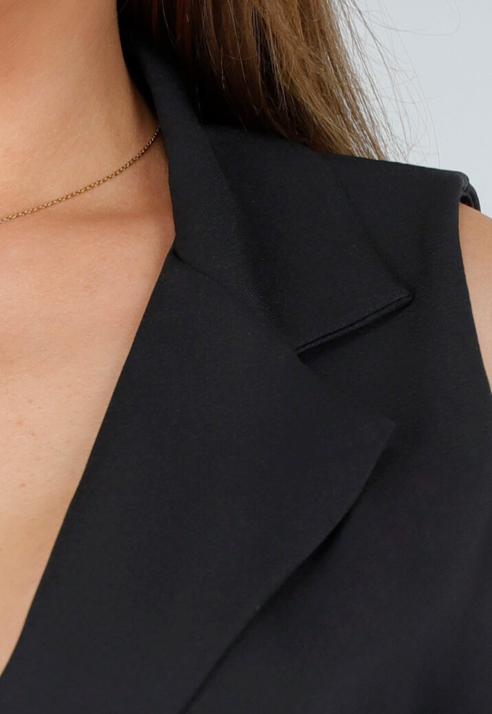 Zwarte Playsuit met Overslag en Open Rug Detail