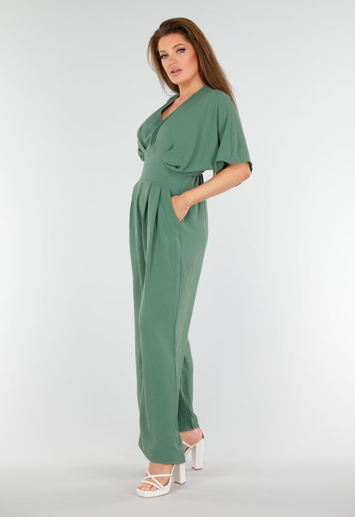 Groene Wijde Jumpsuit met V-Hals en Striksluiting op de Rug