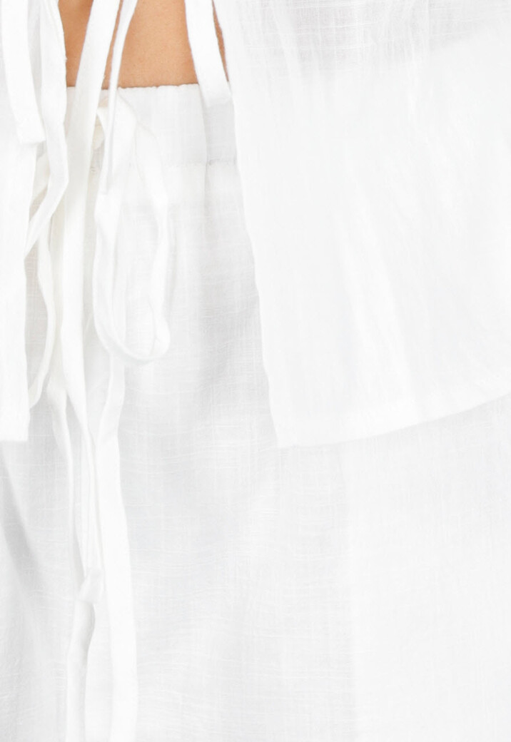 Witte Linnenlook 2-Piece Met Striksluiting En Lange Mouwen