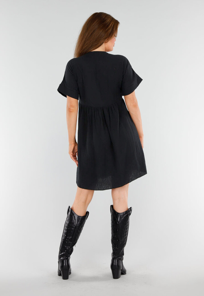 Zwarte Jurk met Borduur V-Hals en Losvallende A-Lijn Pasvorm