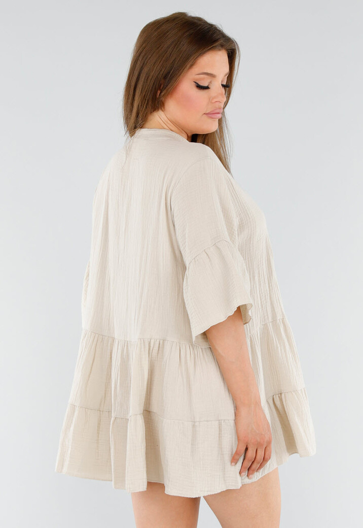Beige Tuniekjurk met Knoopsluiting en Driekwart Volantmouwen