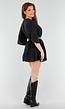 Zwarte Tuniekjurk met Knoopsluiting en Volantmouwen