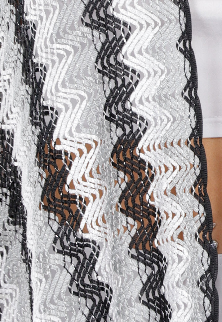 Wit-Zwarte Cover-Up met Zigzagpatroon en Franjes