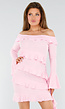 Lichtroze Off-Shoulder Jurk Met Volants en Lange Mouwen