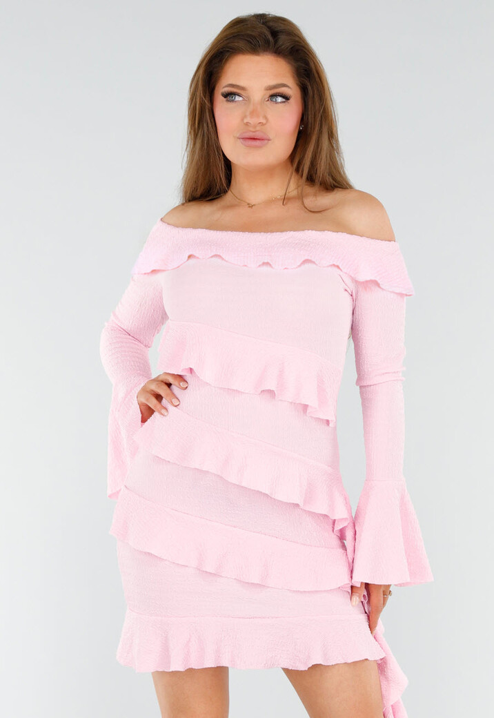 Lichtroze Off-Shoulder Jurk Met Volants en Lange Mouwen