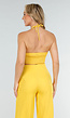 Gele Set met Halter Crop Top en Wijde High Waist Broek