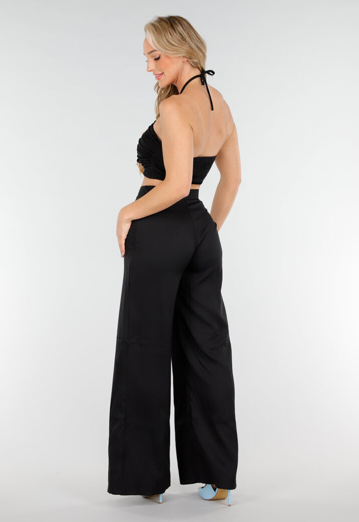 Zwarte Set met Halter Crop Top en Wijde High Waist Broek