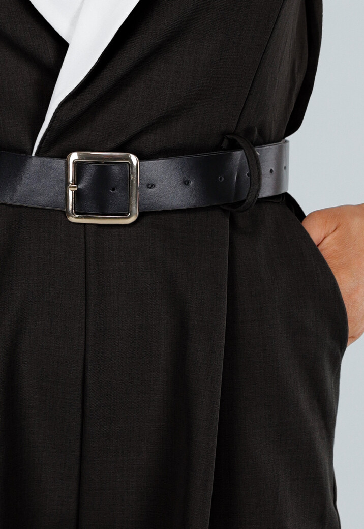 Zwart-Witte Playsuit met Reverskraag, Riem en Mouwloos Design