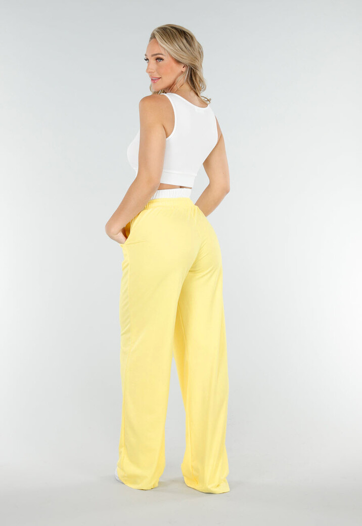 Witte Crop Top en Butter Yellow Wijde Broek Set met Elastische Taille