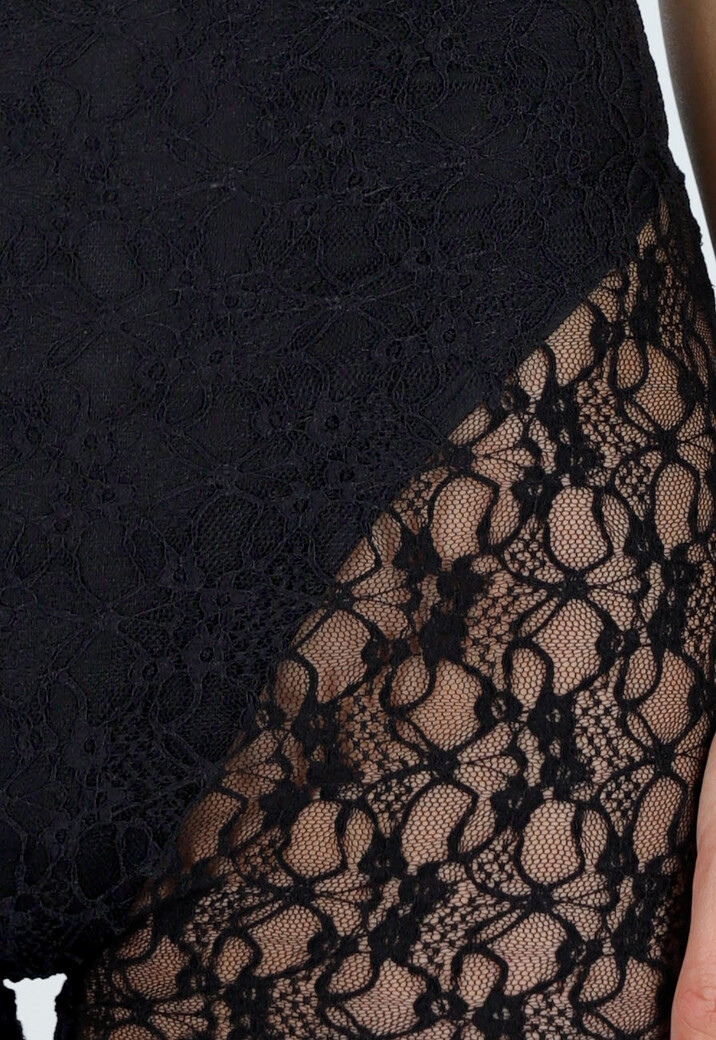 Zwarte Playsuit met Kant en Body en Doorschijnend Shortje