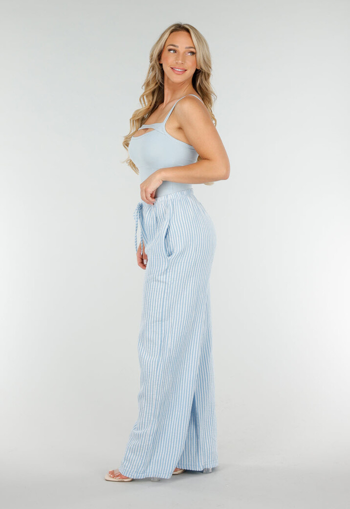 Lichtblauwe Stretch Top met Cut-Out, Pads en Smalle Bandjes