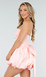 Lichtroze Strapless Jurk met Ballonrok en Afneembare Strik