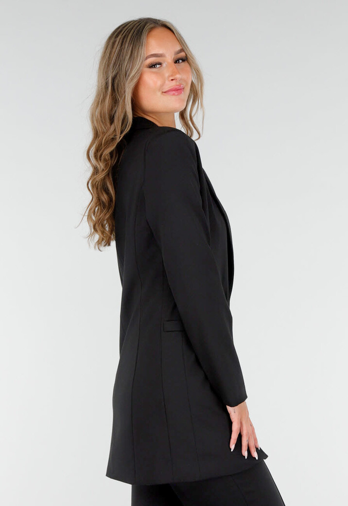 Zwarte Halflange Blazer met Stretch en Schoudervulling