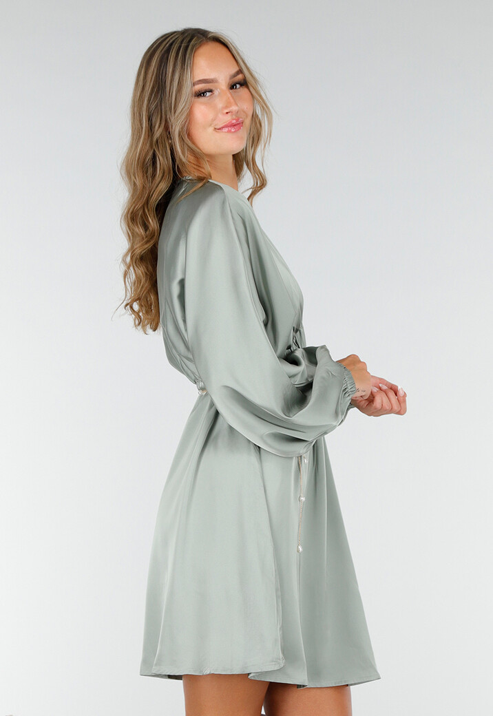 Groene Korte Satijnen Jurk met Pofmouwen