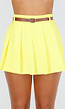 Butter Yellow Skort met Plooien en Tailleband met Riem