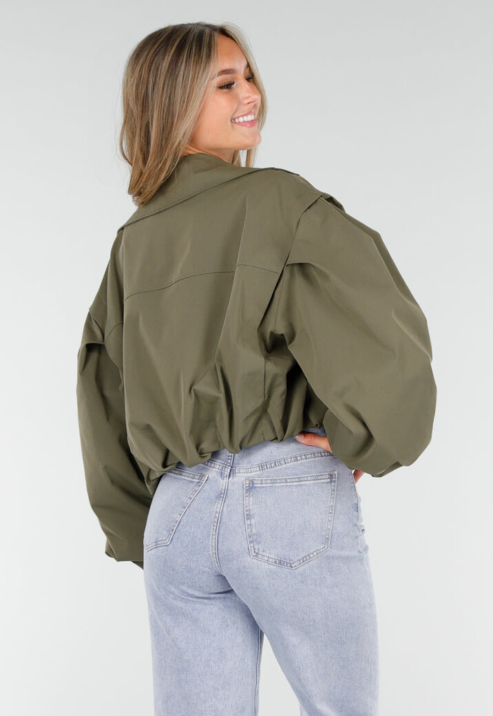 Korte Trench Coat in Armygroen met Double-Breasted Sluiting