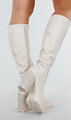 Crèmekleurige Knee-High Laarzen met Gouden Gesp Blokhak en Profielzool
