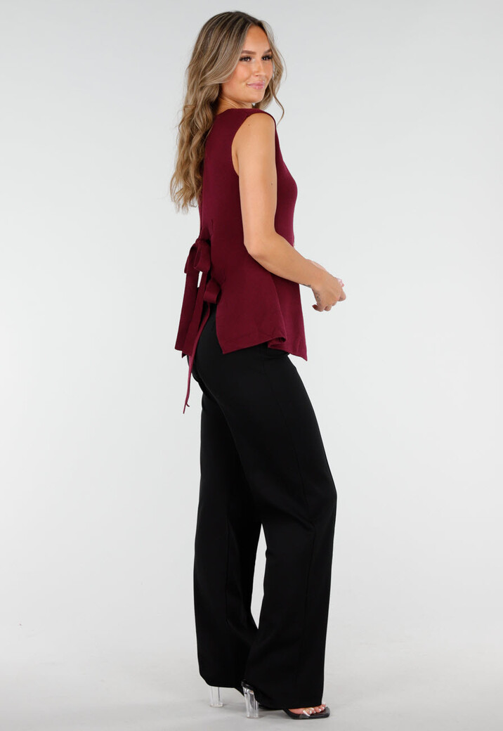 Bordeaux Mouwloze Top met Goudkleurige Knopen en Strik