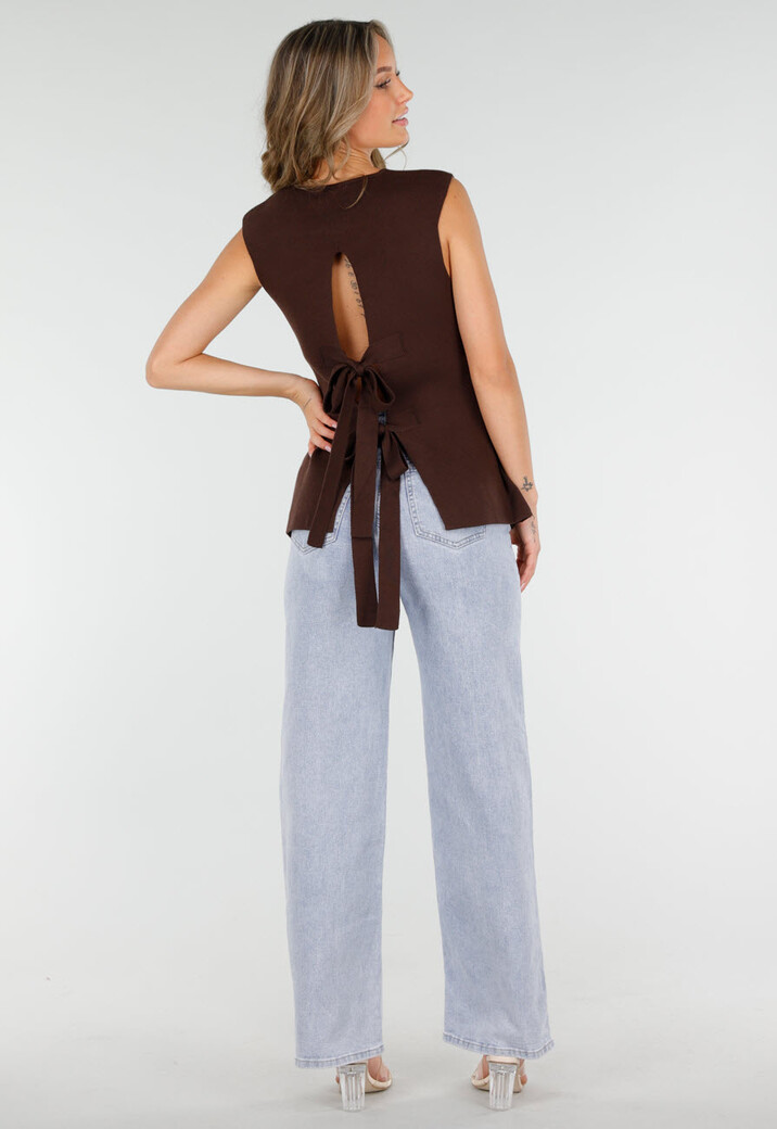 Bruine Mouwloze Top met Goudkleurige Knopen en Strik