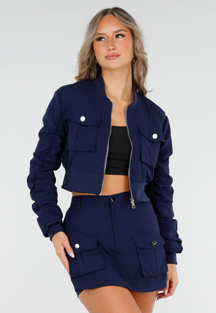 Navy Set met Cropped Bomberjasje en Skort met Zakken