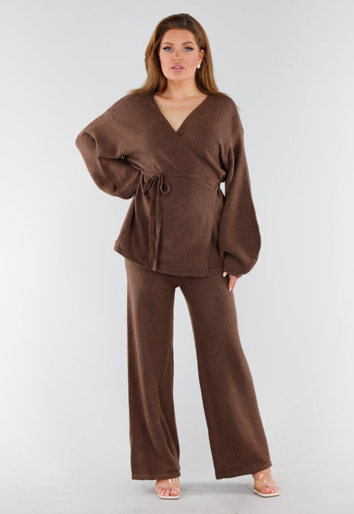 Bruine Gebreide Set met Overslag Top en Wijde Broek