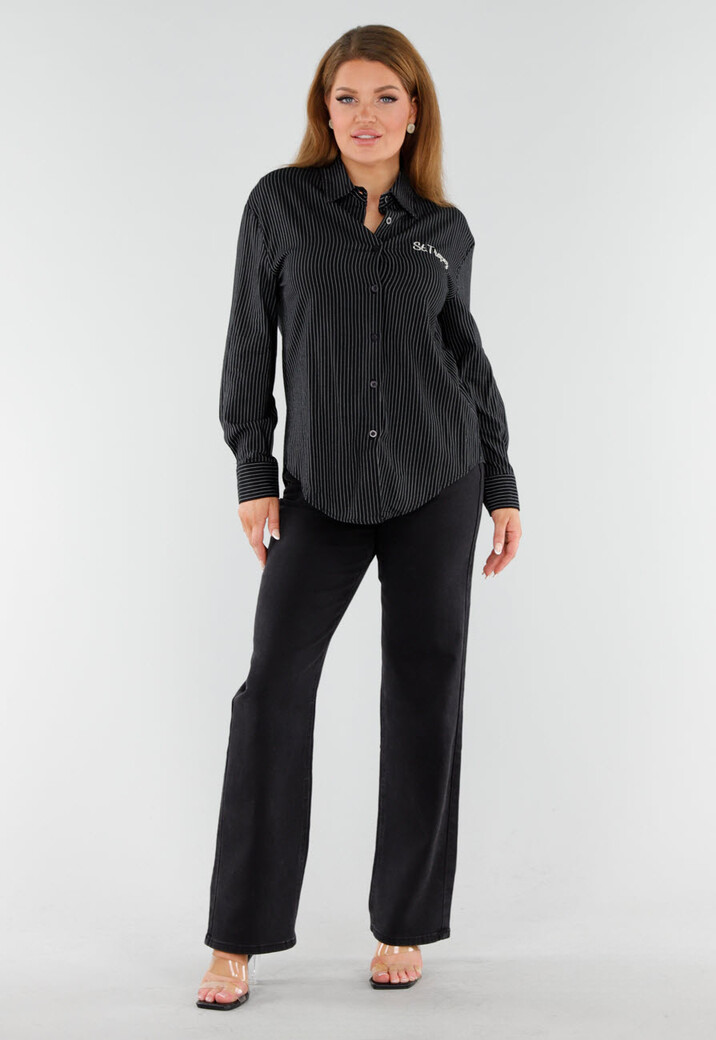 Zwarte Gestreepte Blouse met St. Tropez Borduursel Achterop