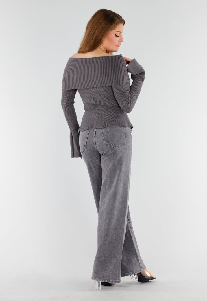 Grijze Off Shoulder Gebreide Trui met Uitlopende Mouwen