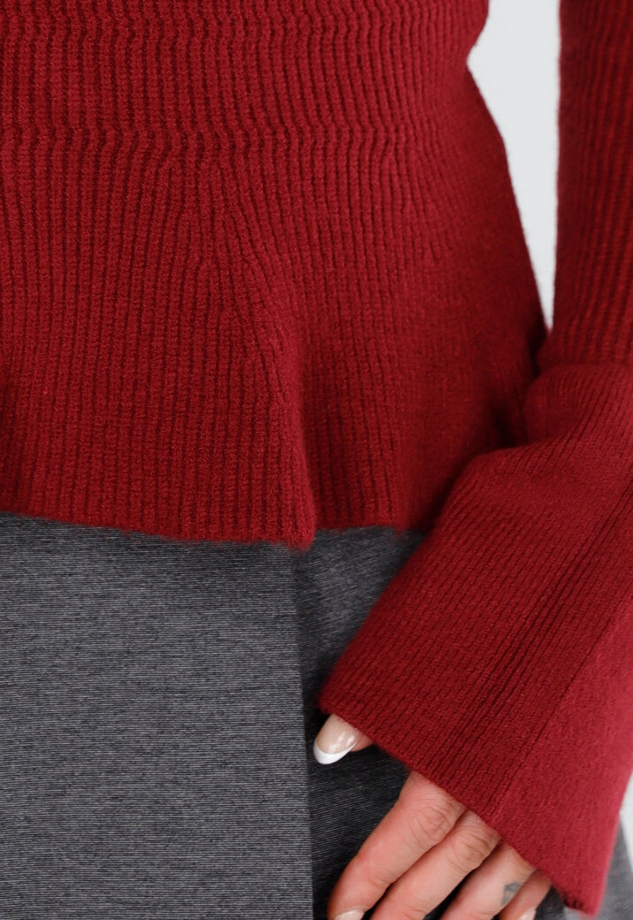 Rode Off Shoulder Gebreide Trui met Uitlopende Mouwen