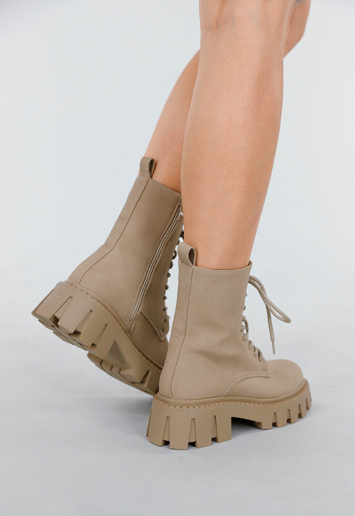 Beige Veterlaarzen met Grove Zool en Rits