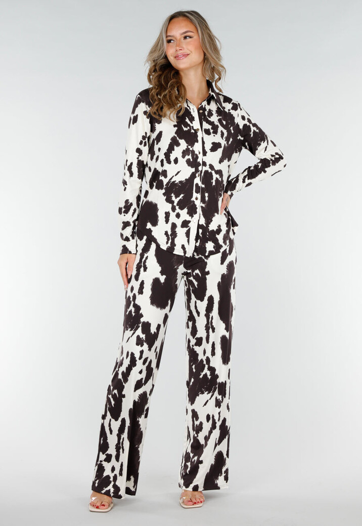 Bruin-Witte Blouse met Koeienprint  en Goudkleurige Knopen