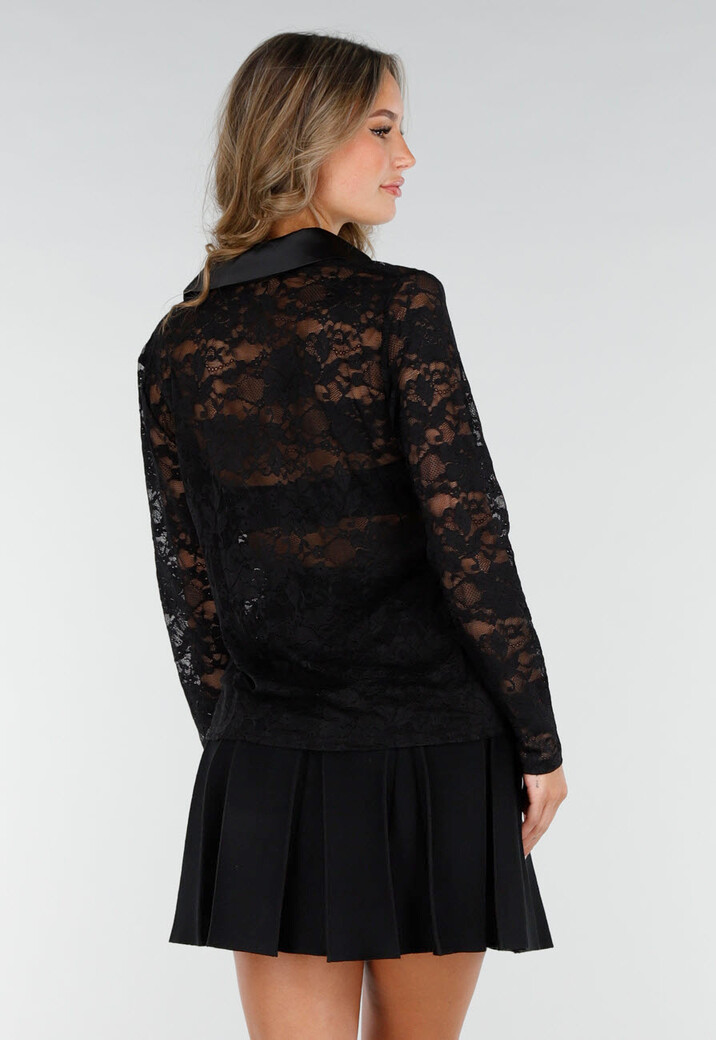 Zwarte Kanten Blouse met Satijnkraag en Goudkleurige Knopen