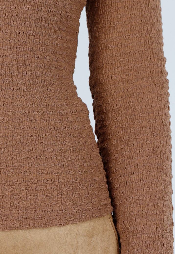 Bruine Top Met Vierkante Hals En Stretchstructuur