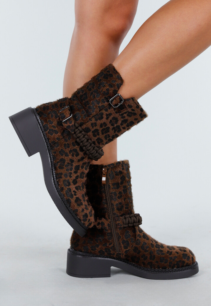 Panterprint Enkellaarsjes met Gespdetail