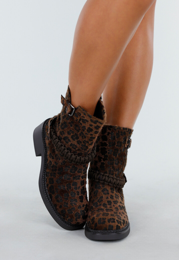 Panterprint Enkellaarsjes met Gespdetail