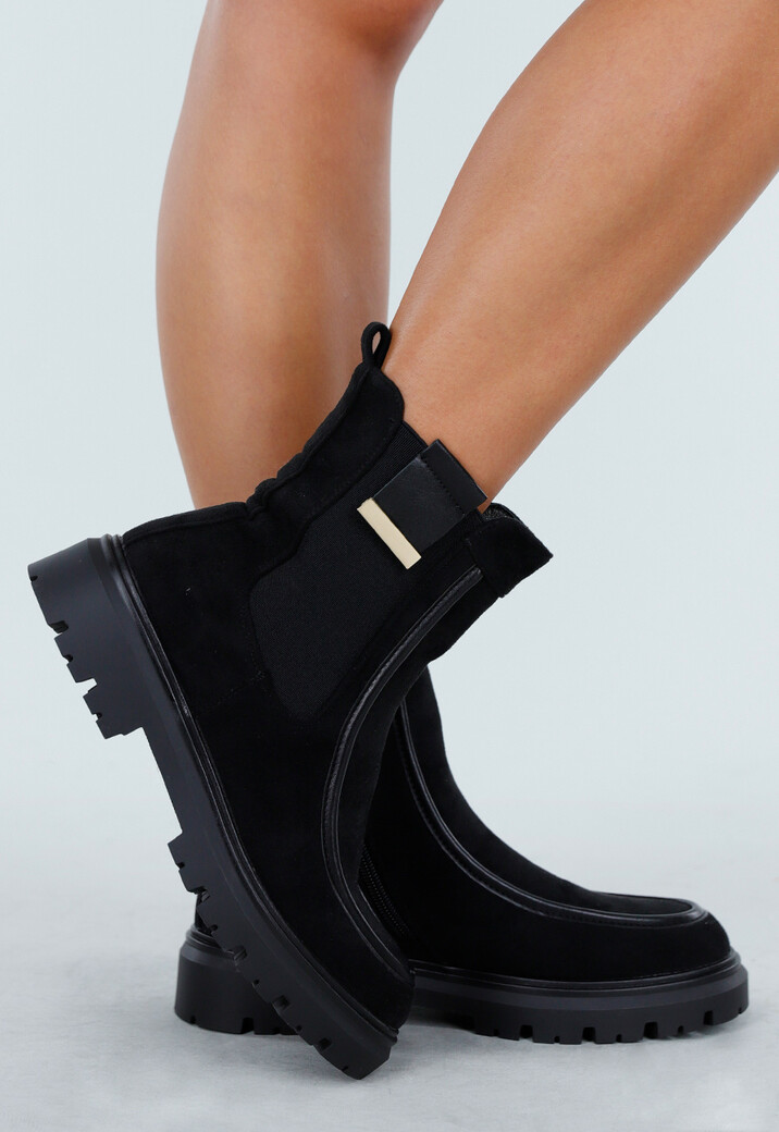 Zwarte Enkellaarsjes met Chunky Zool en Suèdelook