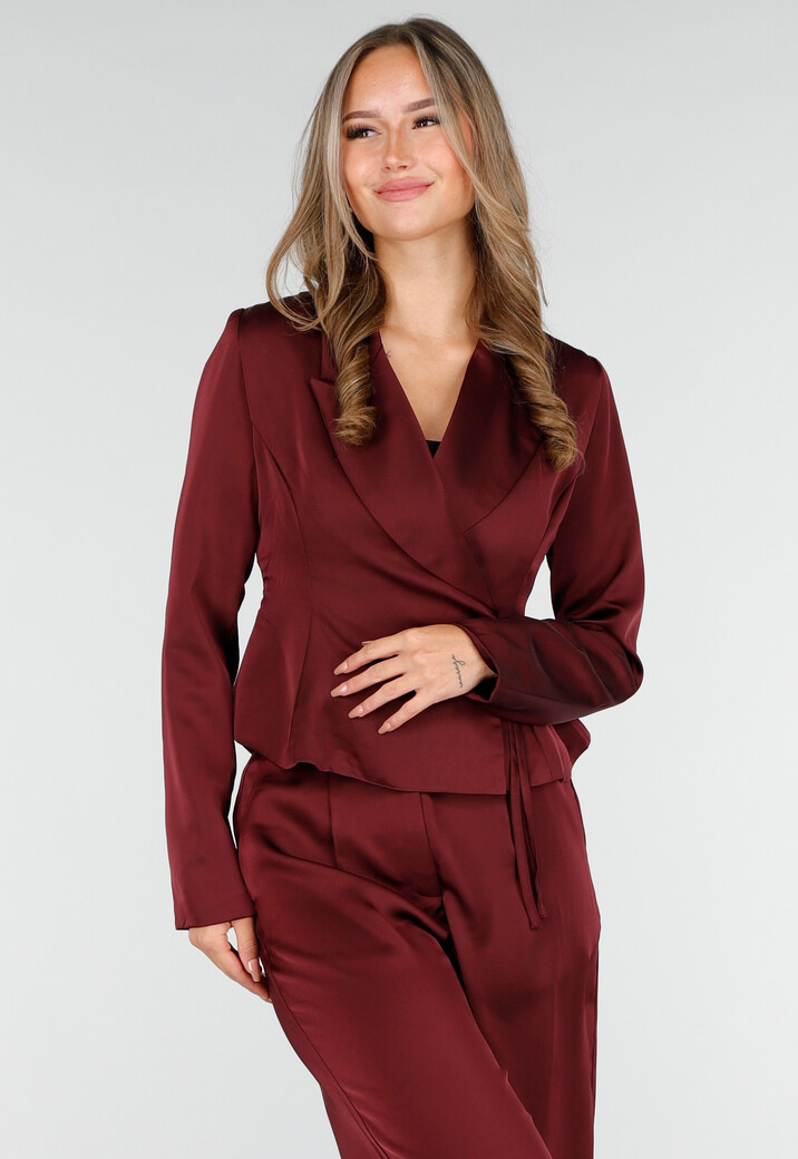 Bordeauxrode Satijnlook Wrap Blazer met Striksluiting