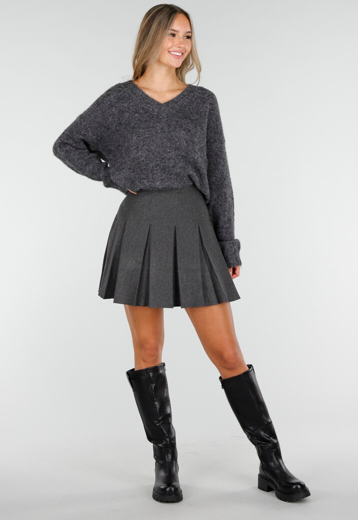 Donkergrijze Zachte Trui met V-Hals en Oversized Pasvorm