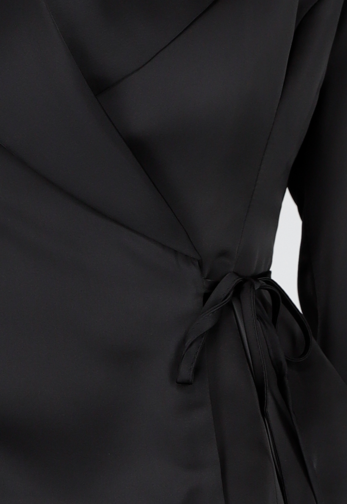 Zwarte Satijnlook Wrap Blazer met Striksluiting