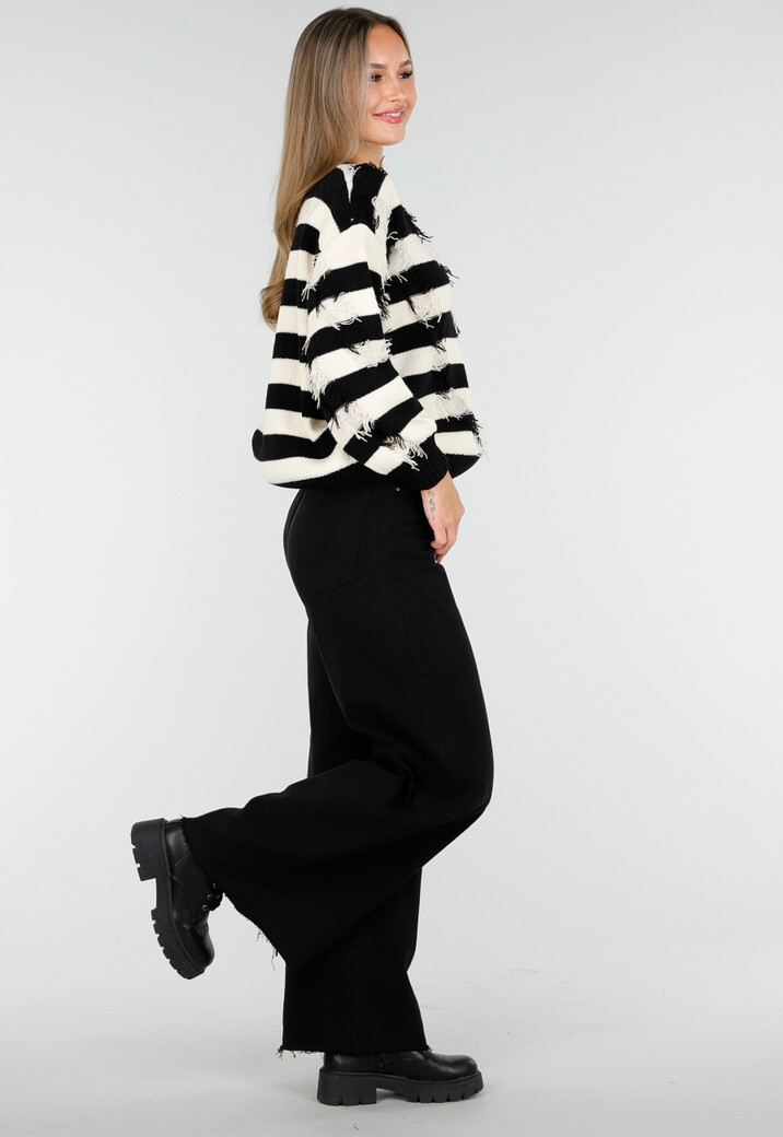 Gestreepte Trui met V-Hals en Rafel Details