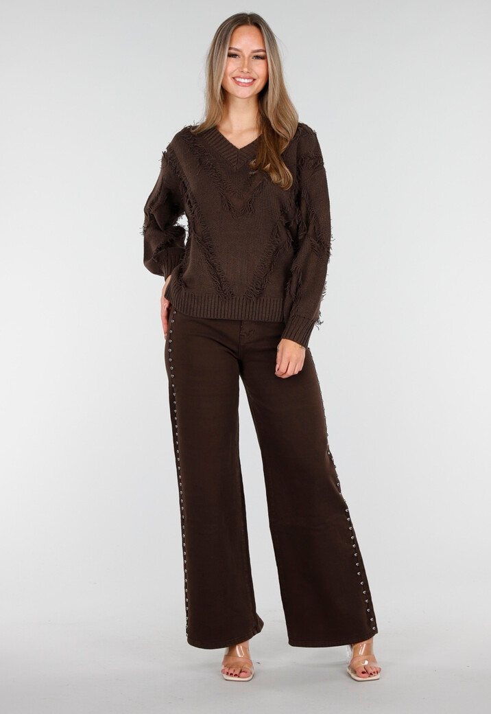 Bruine Trui met V-Hals en Rafel Details
