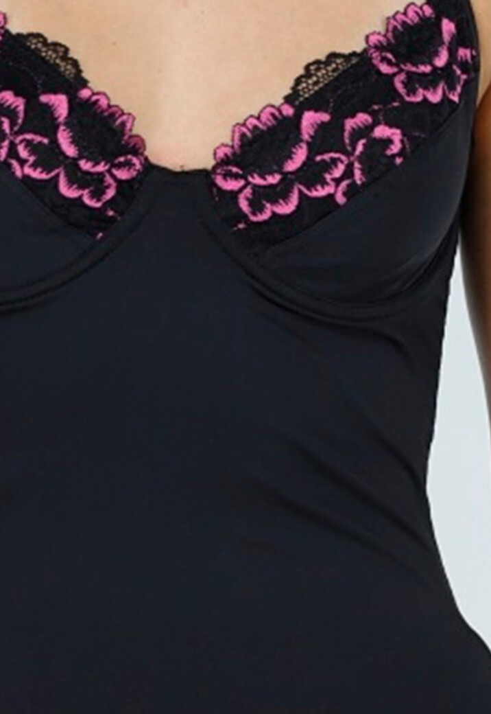 Zwarte Lingerie Onderjurk met Roze Kant en Cups