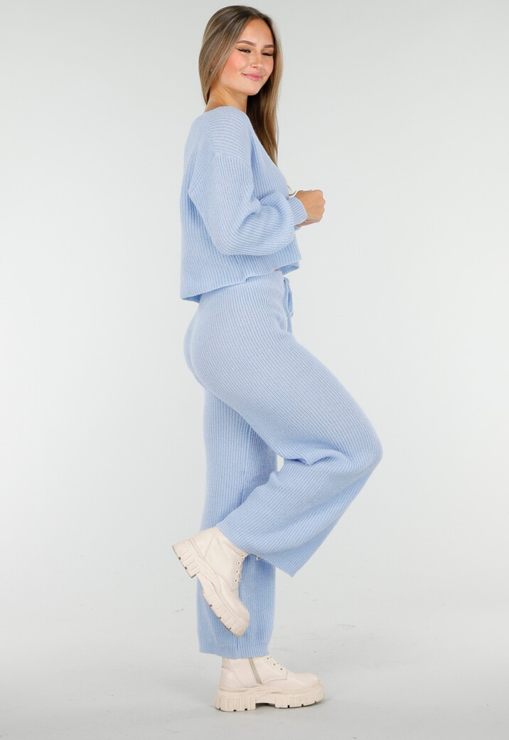 Tweedelig Gebreid Pak in Lichtblauw