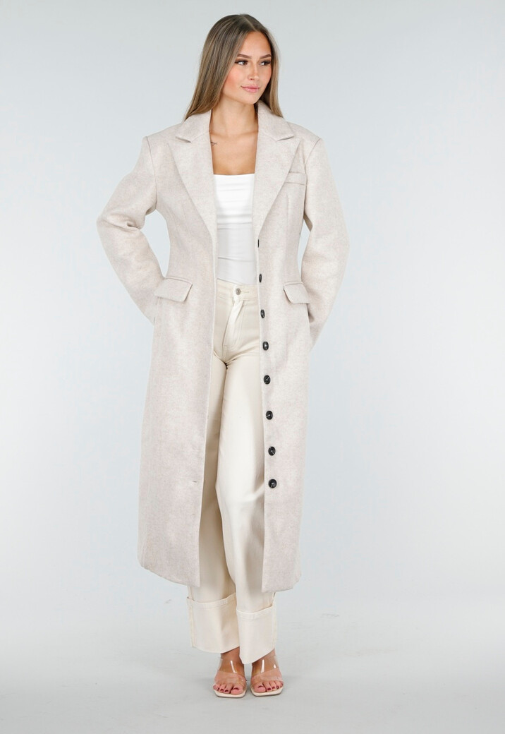 Lange Beige Jas met Zwarte Knopen en Klepzakken