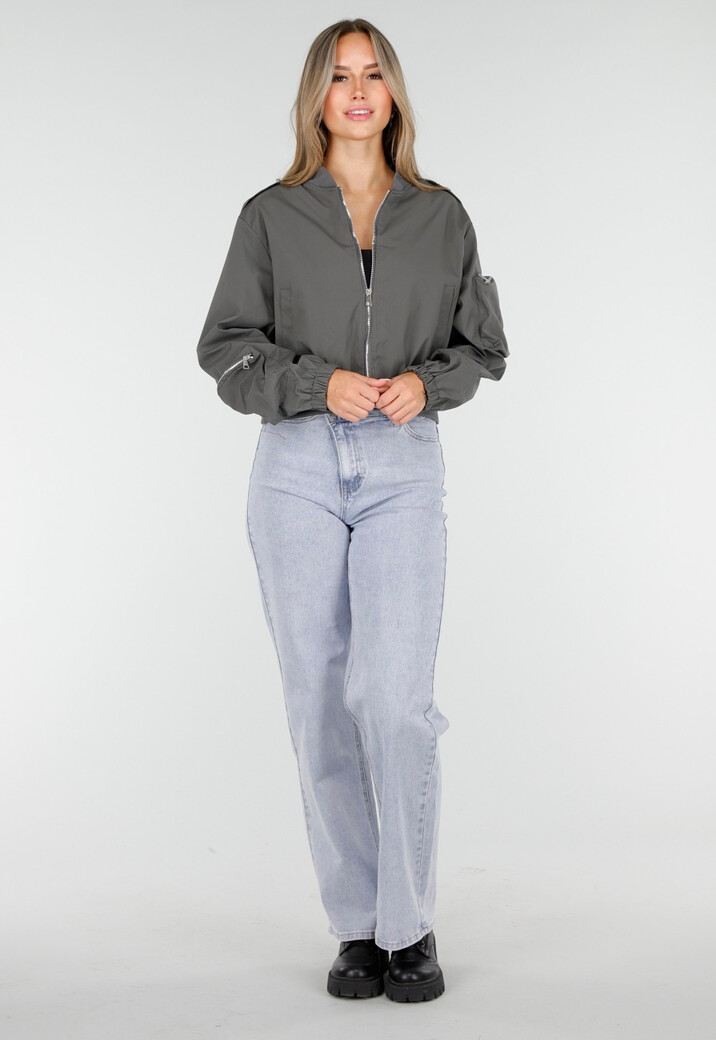 Grijze Bomberjas met Rits en Zakdetails op de Mouwen