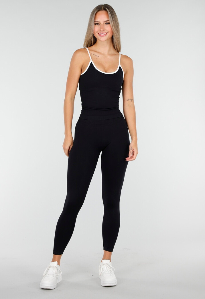 Sportieve Top in Zwart met Witte Randen