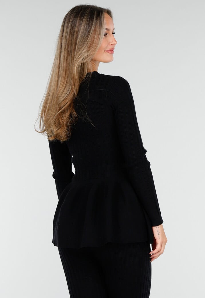 Zwarte Two-Piece Set met Uitlopende Top en Geribde Flare Broek