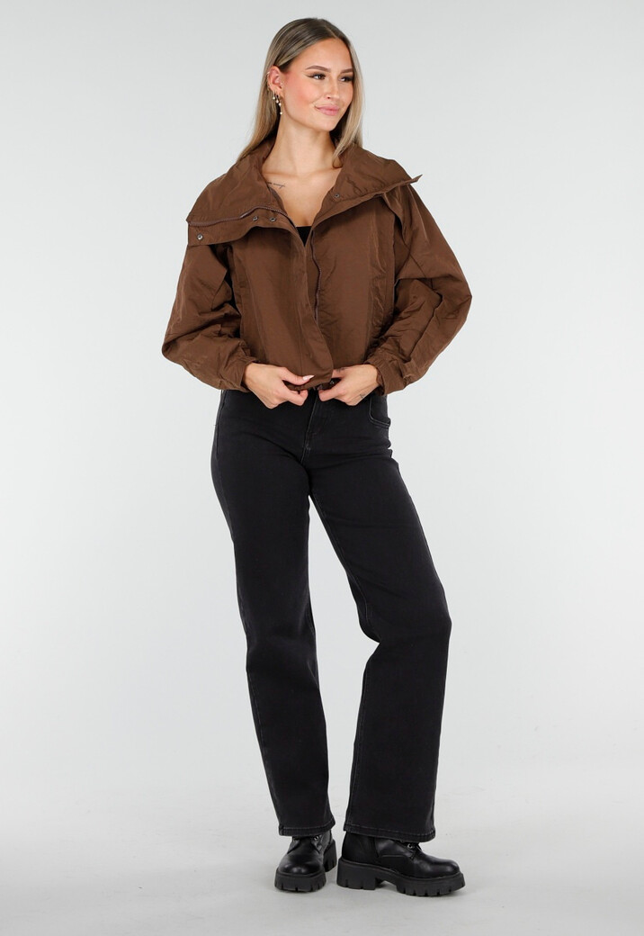 Bruine Cropped Windbreaker Jas met Brede Kraag