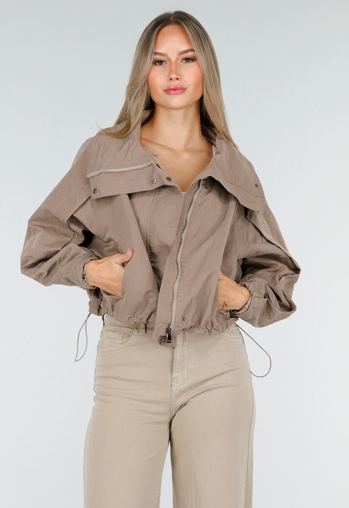 Taupekleurig Cropped Jack met Brede Overslagsluiting